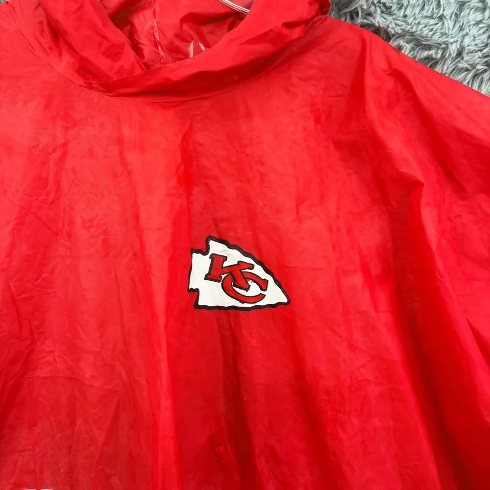 Kansas City Chiefs Poncho Deluxe Pullover Football One Size Rain Resistant Red